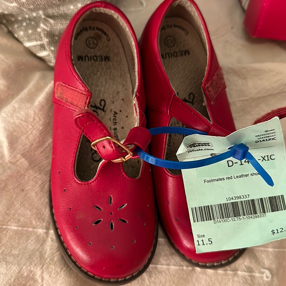 Footmates Mary Janes